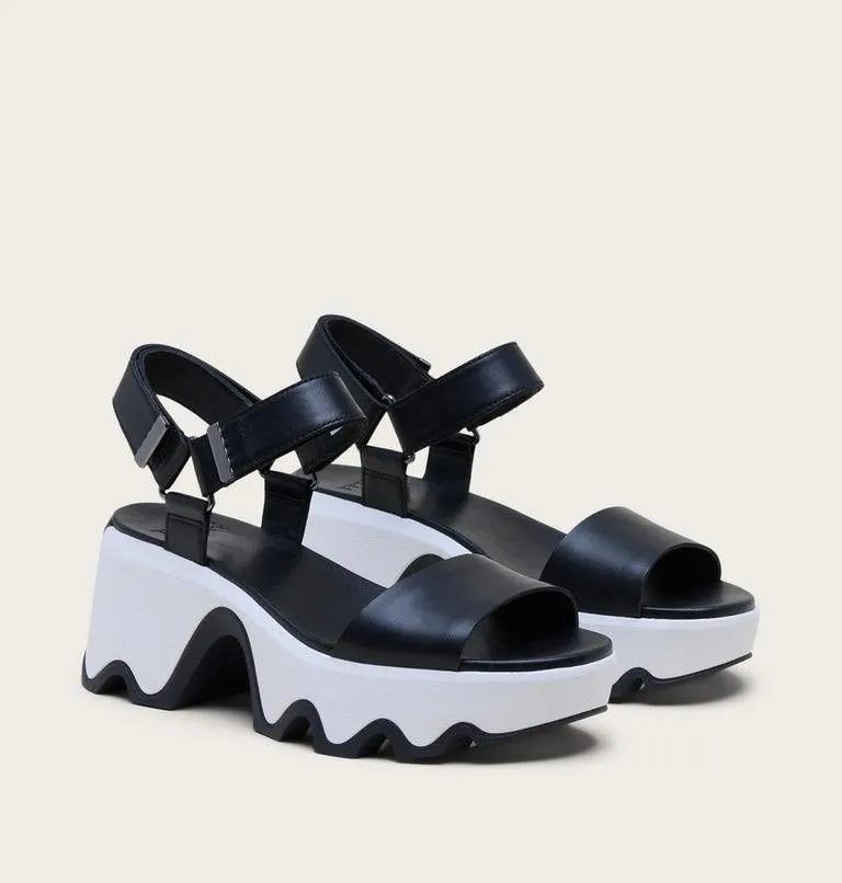Kinetic™ Aura Y-Strap Women's Sandal